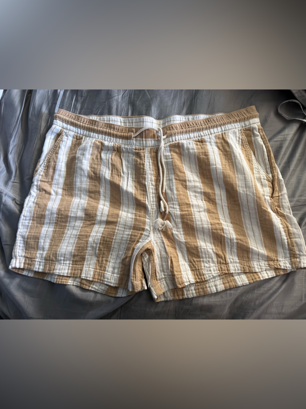 Old Navy Cream and Tan Striped Pull-On Linen Shorts